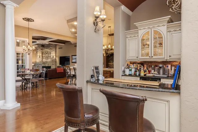 $1,090,000 | 47 Stonebrook Court, Bloomington, IL 61704