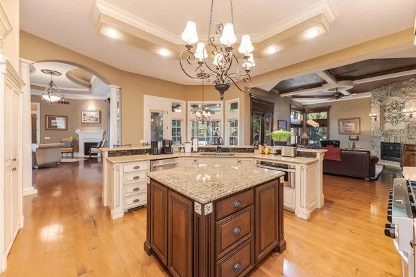$945,000 | 47 Stonebrook Court, Bloomington, IL 61704