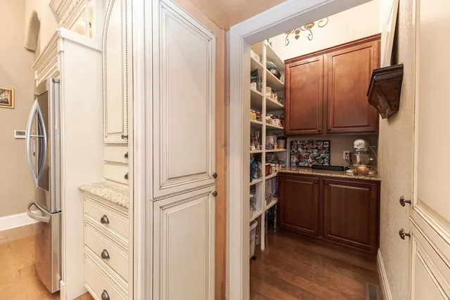 $1,090,000 | 47 Stonebrook Court, Bloomington, IL 61704