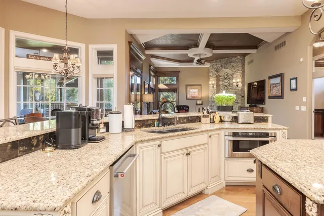 $1,090,000 | 47 Stonebrook Court, Bloomington, IL 61704