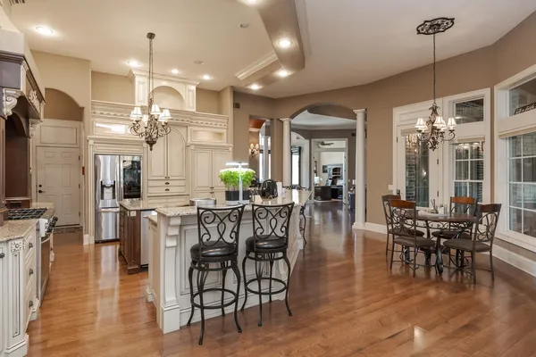 $945,000 | 47 Stonebrook Court, Bloomington, IL 61704