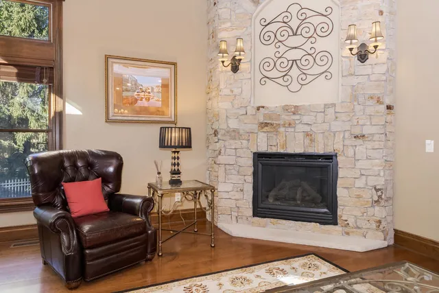 $1,090,000 | 47 Stonebrook Court, Bloomington, IL 61704