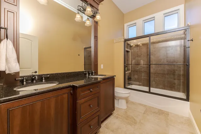 $1,090,000 | 47 Stonebrook Court, Bloomington, IL 61704