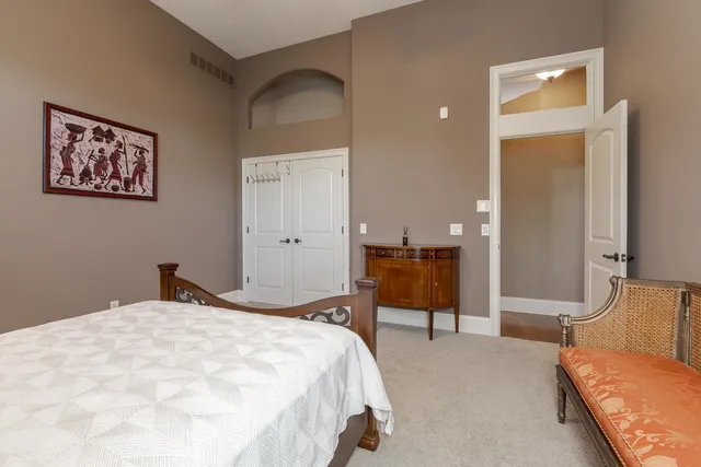 $1,090,000 | 47 Stonebrook Court, Bloomington, IL 61704