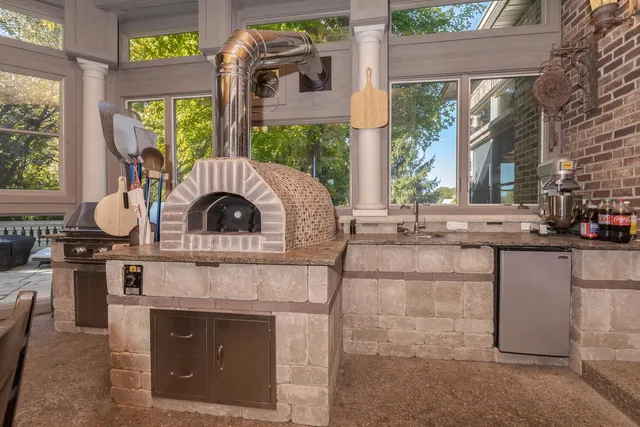 $1,090,000 | 47 Stonebrook Court, Bloomington, IL 61704