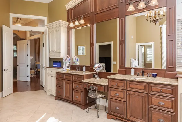 $1,090,000 | 47 Stonebrook Court, Bloomington, IL 61704