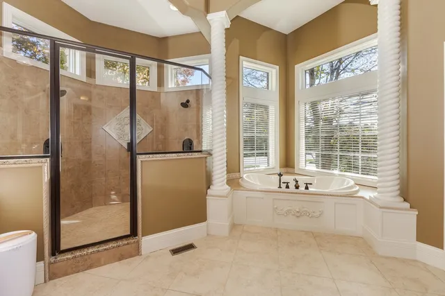 $1,090,000 | 47 Stonebrook Court, Bloomington, IL 61704