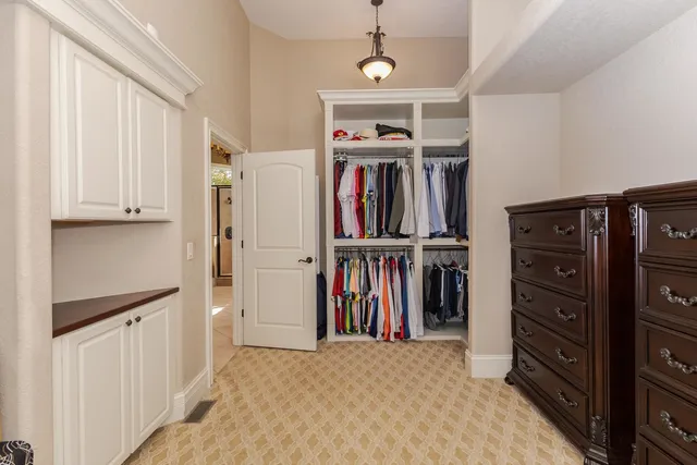 $1,090,000 | 47 Stonebrook Court, Bloomington, IL 61704