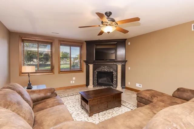 $1,090,000 | 47 Stonebrook Court, Bloomington, IL 61704