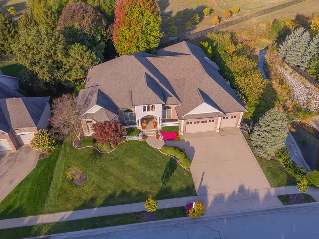 $1,090,000 | 47 Stonebrook Court, Bloomington, IL 61704