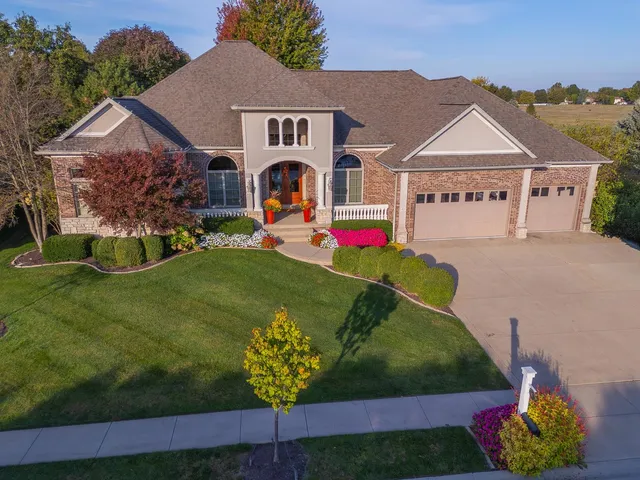 $1,090,000 | 47 Stonebrook Court, Bloomington, IL 61704