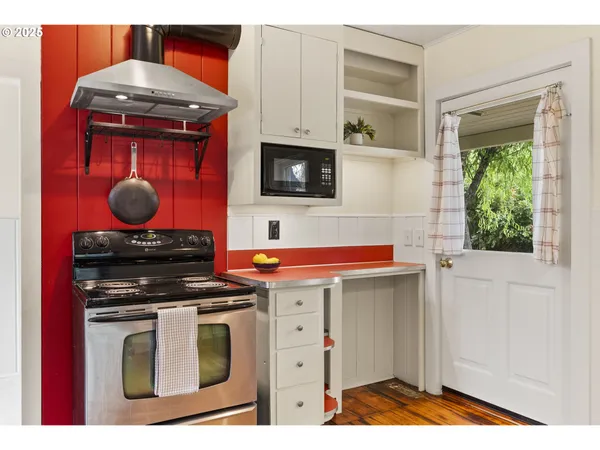 $379,000 | 1875 West 15th Avenue, Eugene, OR 97402