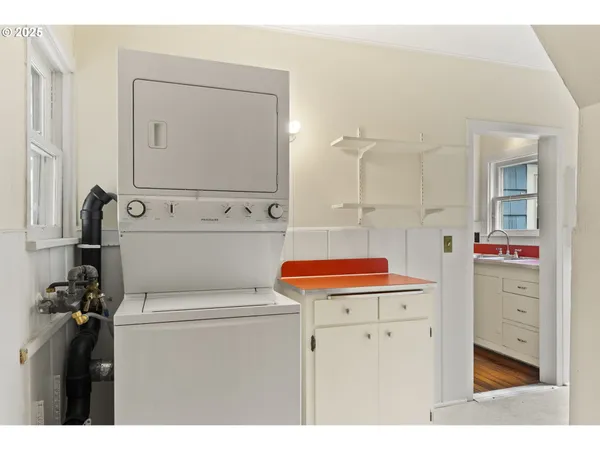 $379,000 | 1875 West 15th Avenue, Eugene, OR 97402