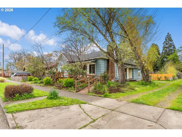 $379,000 | 1875 West 15th Avenue, Eugene, OR 97402