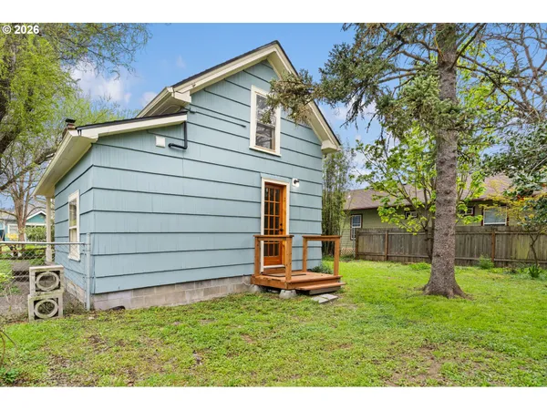 $379,000 | 1875 West 15th Avenue, Eugene, OR 97402