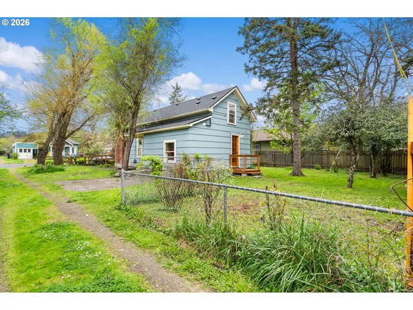 $379,000 | 1875 West 15th Avenue, Eugene, OR 97402