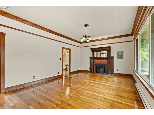$379,000 | 1875 West 15th Avenue, Eugene, OR 97402