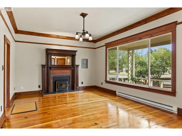 $379,000 | 1875 West 15th Avenue, Eugene, OR 97402