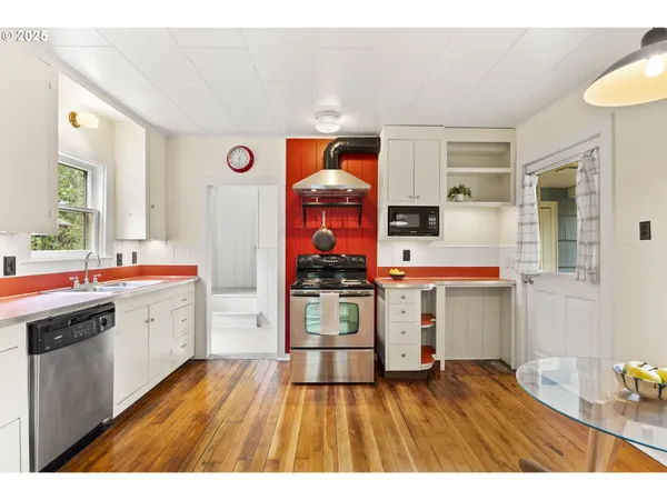 $379,000 | 1875 West 15th Avenue, Eugene, OR 97402