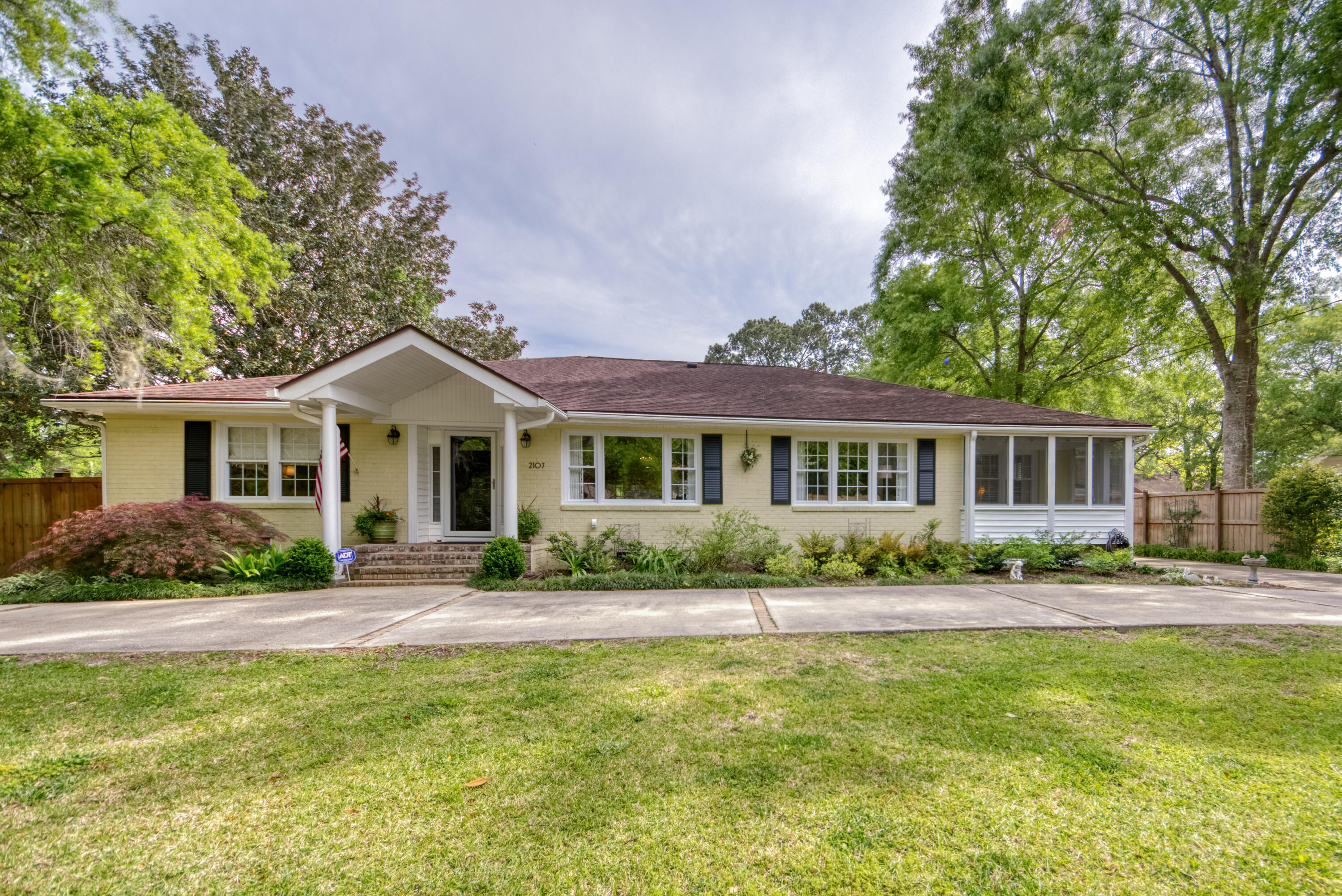 2107 Wappoo Hall Road Charleston, SC 29412 - Photo 1 of 42 2107WappooHall (2 of 63)