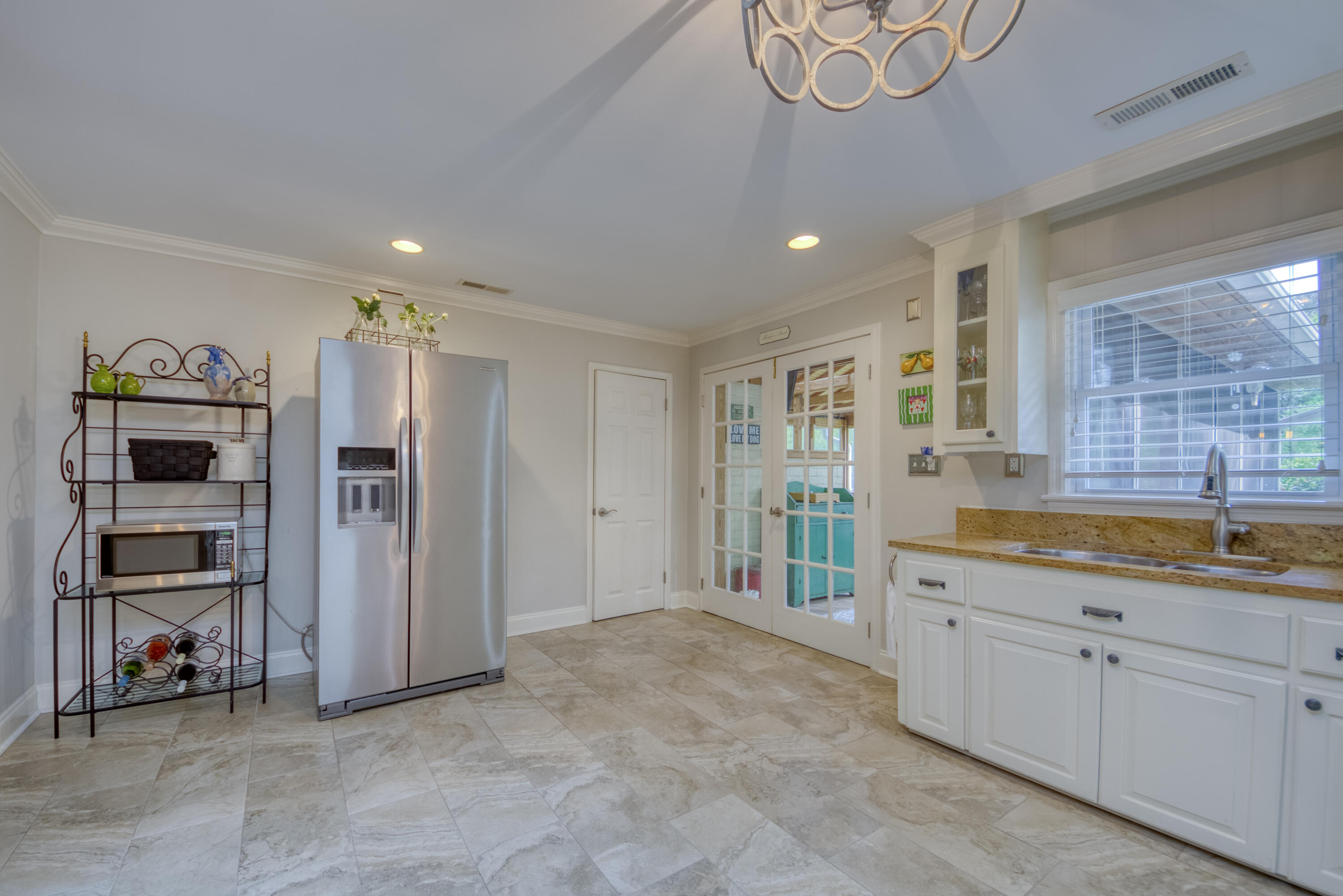 2107 Wappoo Hall Road Charleston, SC 29412 - Photo 10 of 42 2107WappooHall (9 of 63)