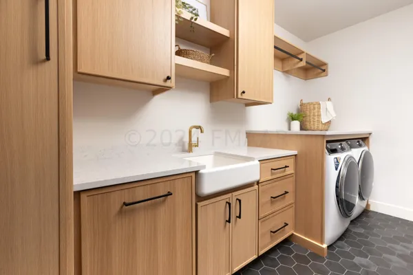 $990,000 | 505 Oak Street North, Unit 513, Fargo, ND 58102