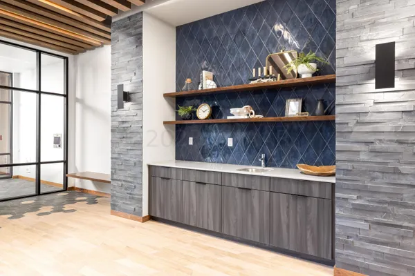 $990,000 | 505 Oak Street North, Unit 513, Fargo, ND 58102