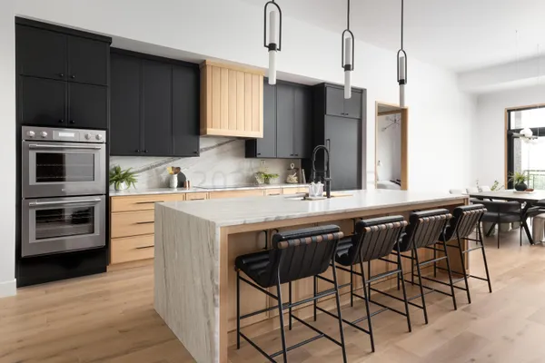 $990,000 | 505 Oak Street North, Unit 513, Fargo, ND 58102