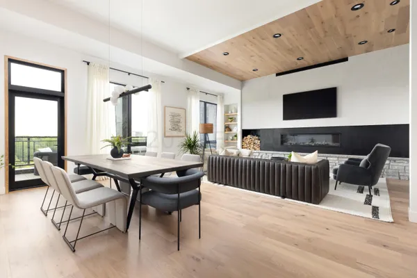 $990,000 | 505 Oak Street North, Unit 513, Fargo, ND 58102