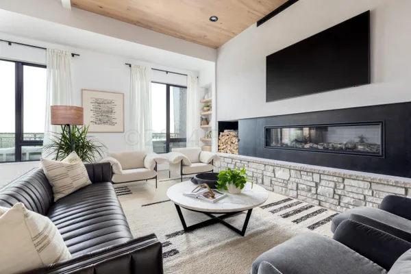 $990,000 | 505 Oak Street North, Unit 513, Fargo, ND 58102