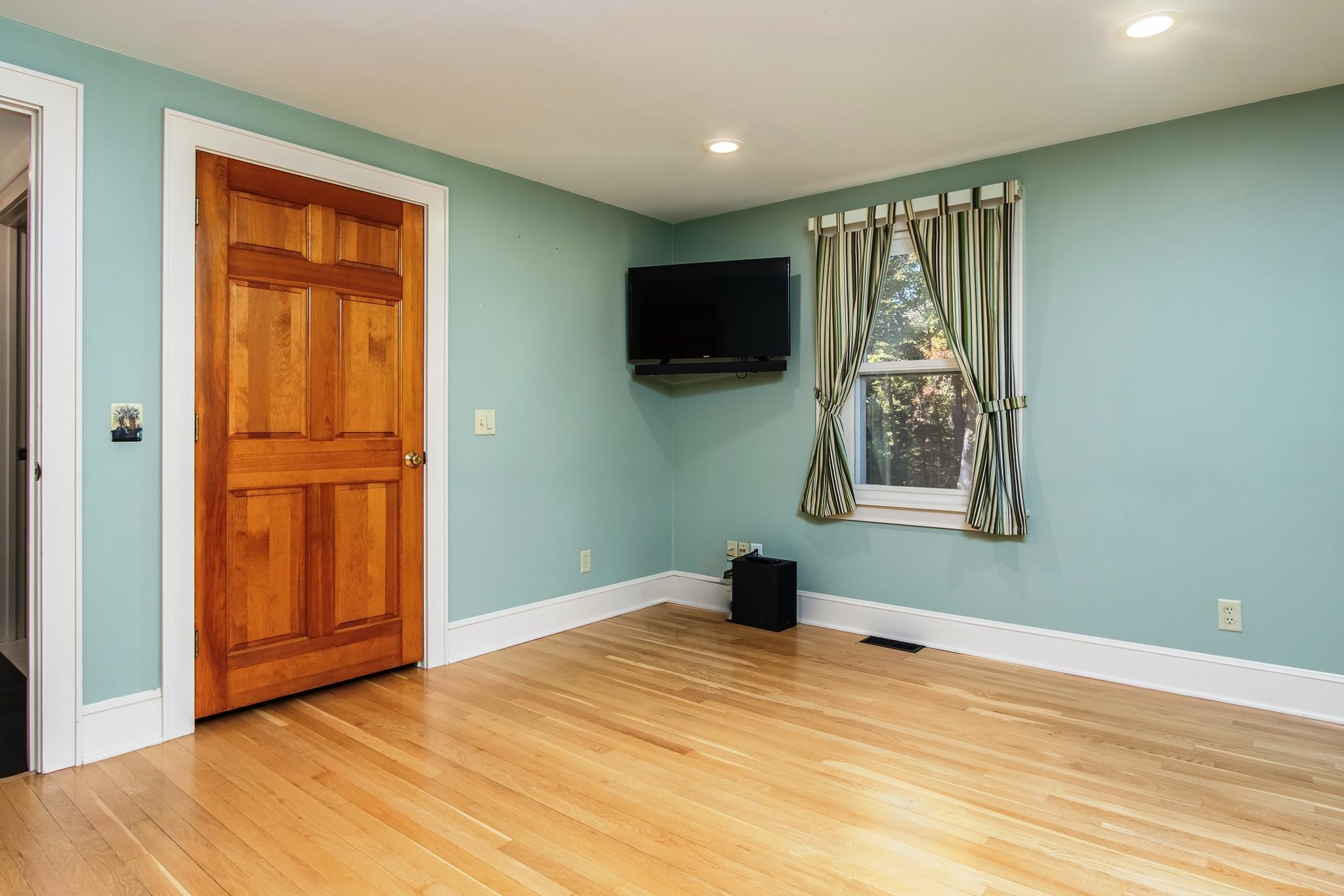 7 Arrowwood Road New Boston, NH 03070 - Photo 32 of 60