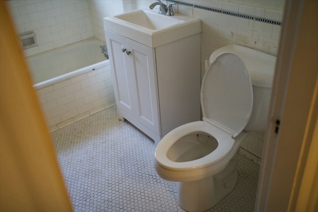 21 Bellevue Road Lynn, MA 01904 - Photo 17 of 25 Gallery Image 17