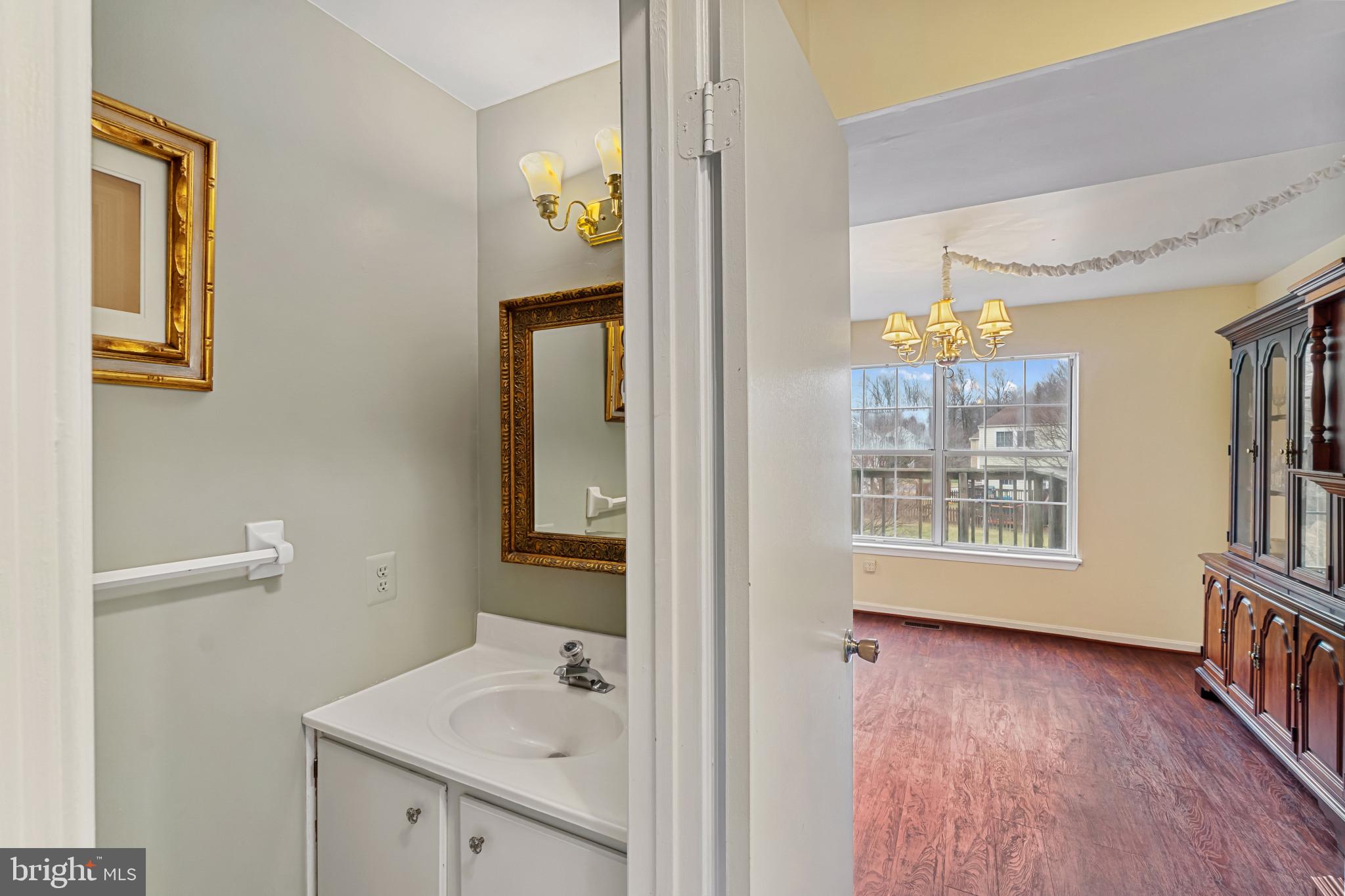 41 Chesthill Court Baltimore, MD 21236 - Photo 10 of 30 Half bathroom