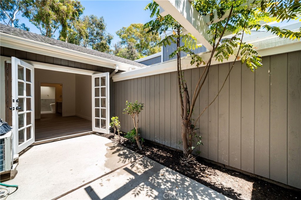 33 Rainbow Irvine, CA 92603 - Photo 31 of 45 Courtyard