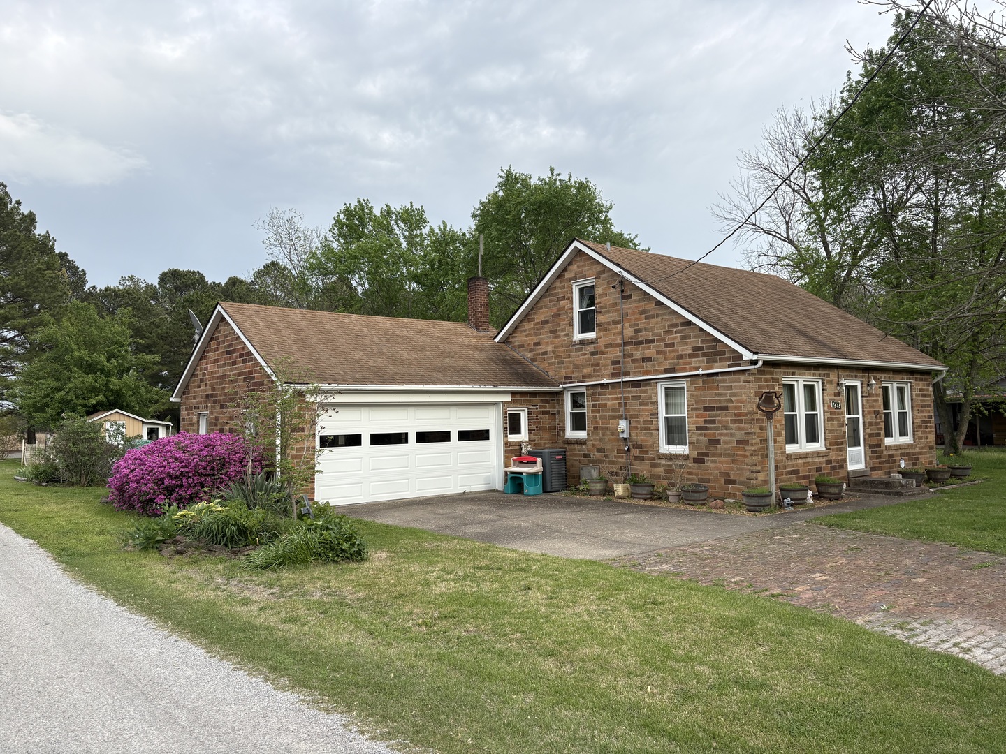 1232 Dallas Road Murphysboro, IL 62966 - Photo 2 of 35