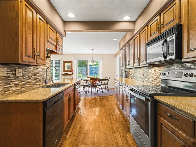 $398,000 | 811 Paris Avenue, Rockford, IL 61107