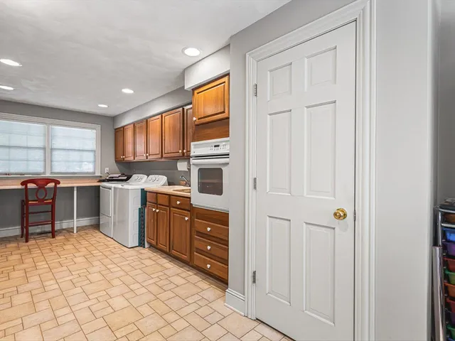 $398,000 | 811 Paris Avenue, Rockford, IL 61107