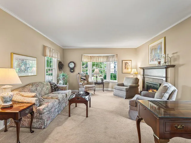 $398,000 | 811 Paris Avenue, Rockford, IL 61107