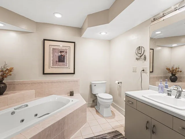 $398,000 | 811 Paris Avenue, Rockford, IL 61107