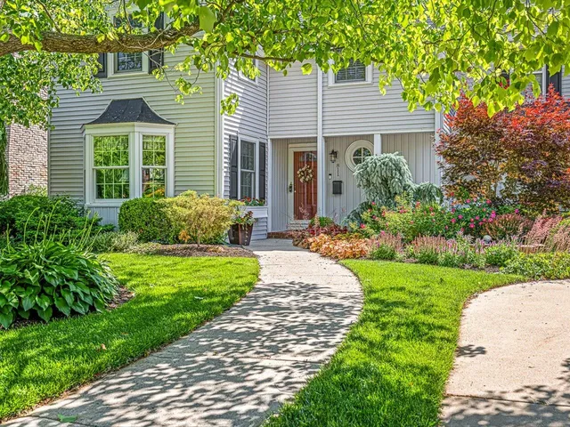 $398,000 | 811 Paris Avenue, Rockford, IL 61107