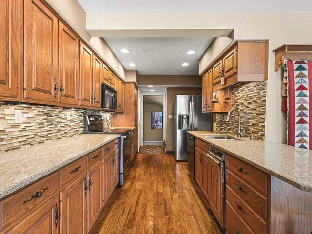 $398,000 | 811 Paris Avenue, Rockford, IL 61107