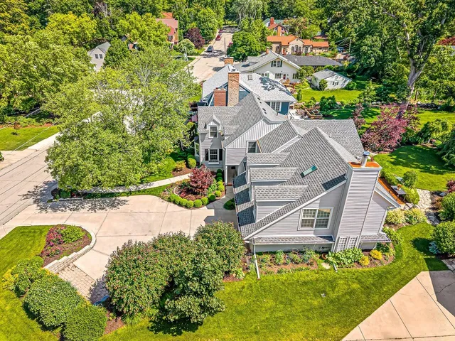 $398,000 | 811 Paris Avenue, Rockford, IL 61107