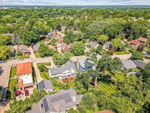 $398,000 | 811 Paris Avenue, Rockford, IL 61107