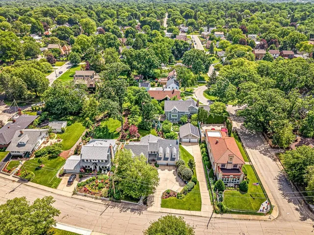 $398,000 | 811 Paris Avenue, Rockford, IL 61107