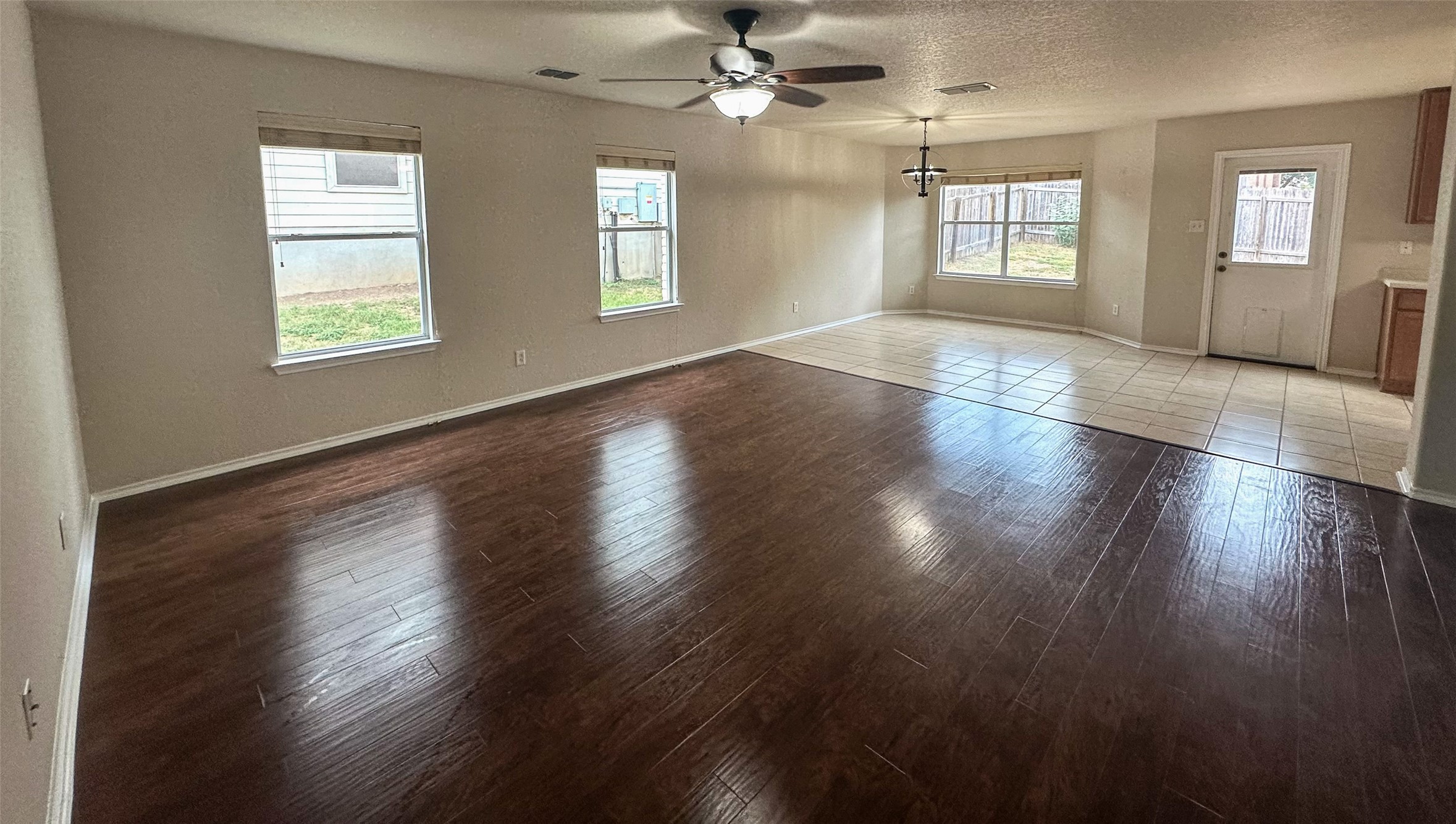 6741 Wayman Ridge San Antonio, TX 78233 - Photo 5 of 23 Living/Dining room