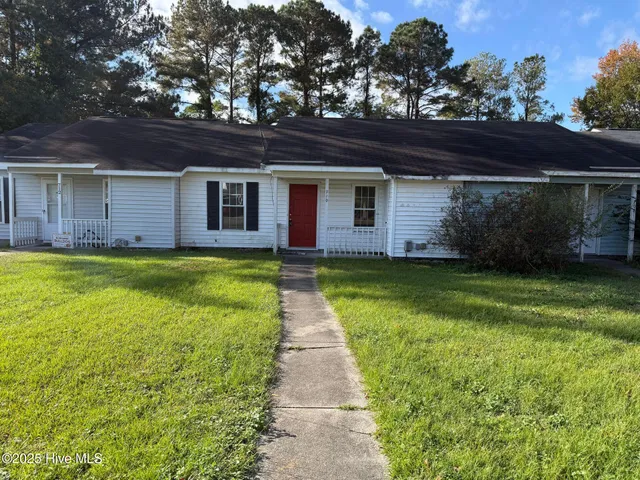$1,050 | 710 Pinewood Drive, Jacksonville, NC 28546