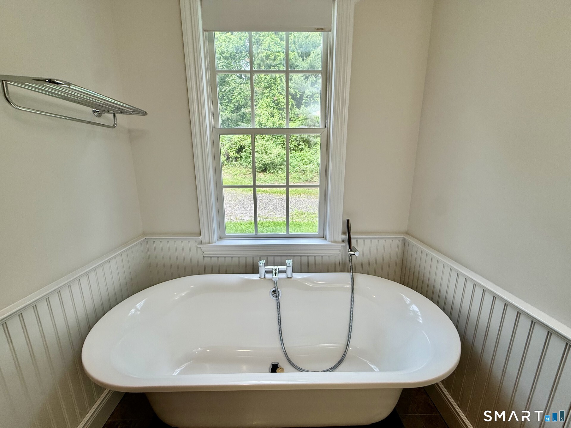 84 Smith Road Lebanon, CT 06249 - Photo 17 of 34 Primary suite relaxing soaking tub awaits!