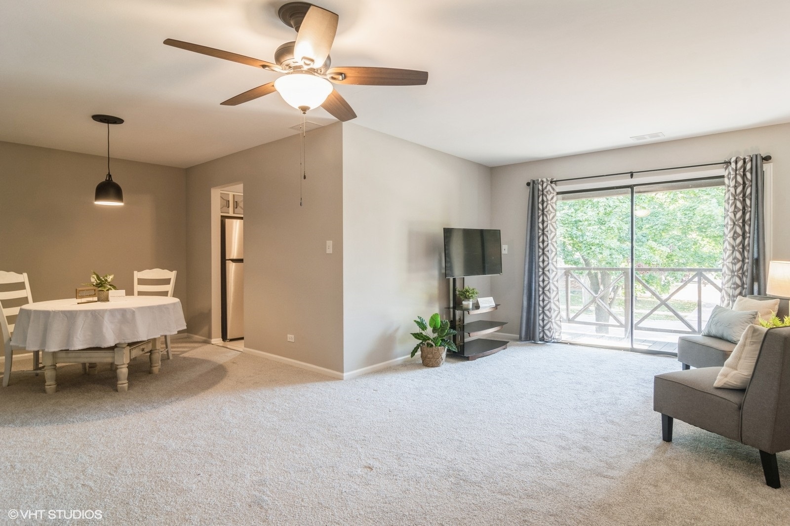 1038 Harbour Court, Unit 2B Wheeling, IL 60090 - Photo 6 of 24