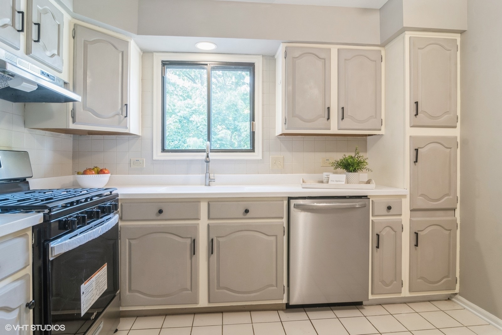 1038 Harbour Court, Unit 2B Wheeling, IL 60090 - Photo 8 of 24