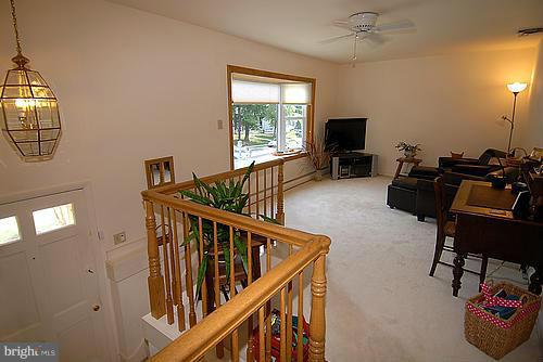 14986 Alaska Road Woodbridge, VA 22191 - Photo 16 of 30 Living Room
